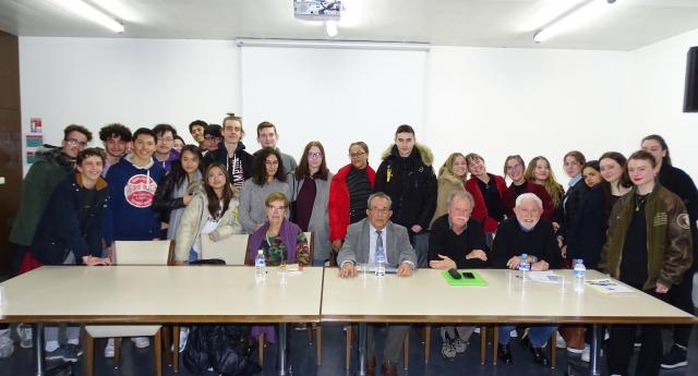Guerre d&#039;Algérie : témoignage dans un lycée à Issy-les-Moulineaux