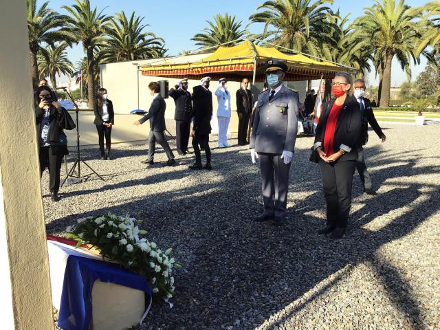 Dépôt de gerbe par son Excellence Madame l'Ambassadrice de France au Maroc