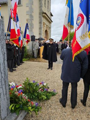 Monsieur Laurent BUCHAILLAT, préfet du Cantal lors de la cérémonie au monuments aux morts de Saint-Julien-de Toursac. ©Jacques MARTY